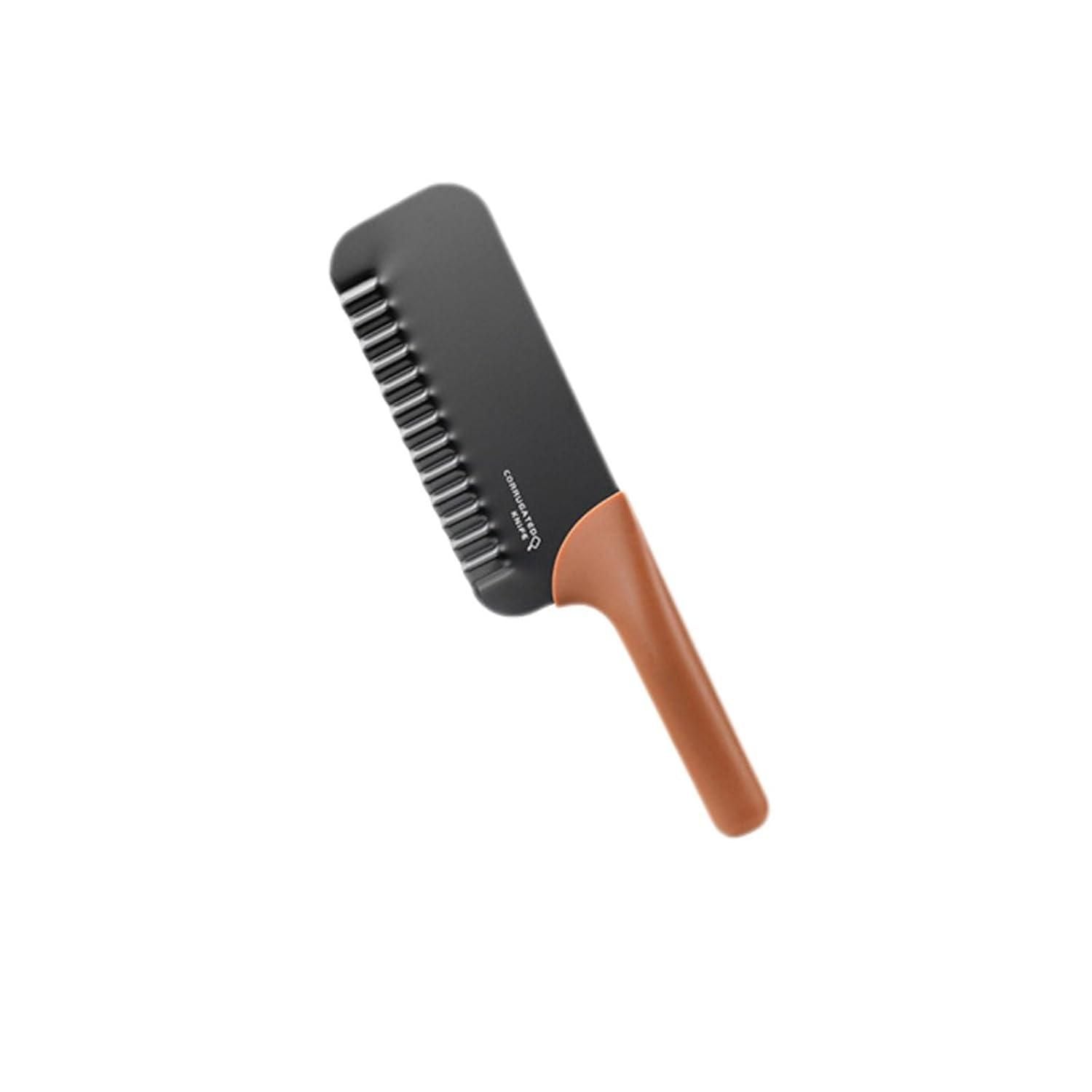 Crinkled Chopper with wavy blade and brown handle for cutting vegetables and potatoes
